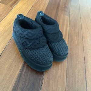 TAZZ UGG SLIPPER
